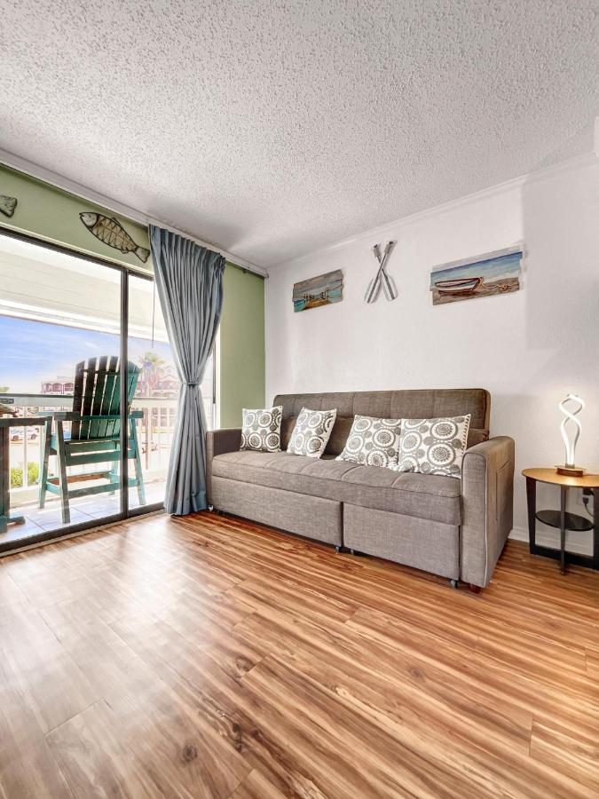 Front And Ocean Views At Casa Del Mar Holiday home Galveston